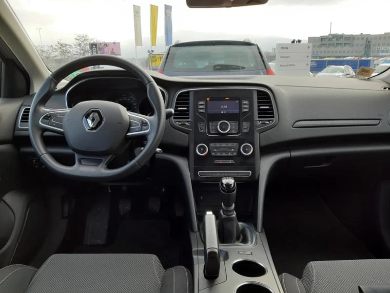 Среден клас Renault Megane! Специални цени във връзка с COVID 19 , снимка 2 - Rent a car - 37870099