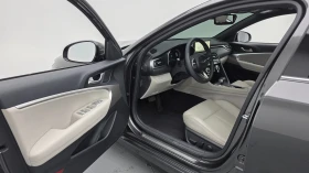 Genesis G70 Shooting Brake 2.0T* ДИСТРОНИК* ПОДГРЕВ* ОБУДХВАНЕ, снимка 10