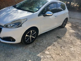 Peugeot 208 1.2, снимка 3