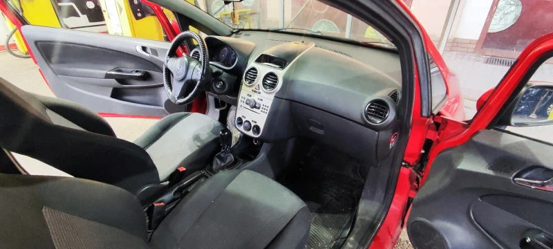 Opel Corsa, снимка 8 - Автомобили и джипове - 47442778