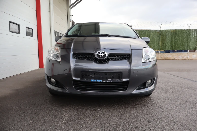 Toyota Auris 1.33i-vvti-6ск-164000км, снимка 2 - Автомобили и джипове - 48636897