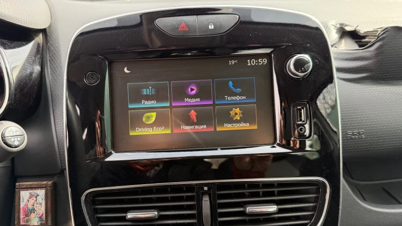 Renault Clio 0.9TCe 90к.с. H4BG412 2019г., снимка 10 - Автомобили и джипове - 49470342