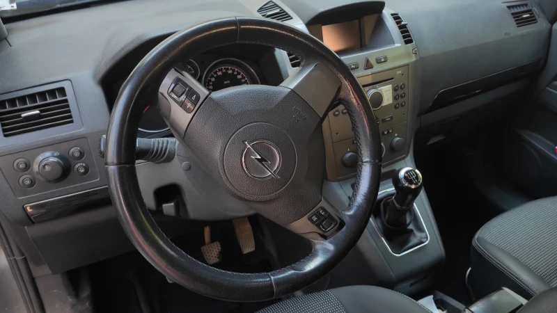 Opel Zafira B, снимка 4 - Автомобили и джипове - 52310842