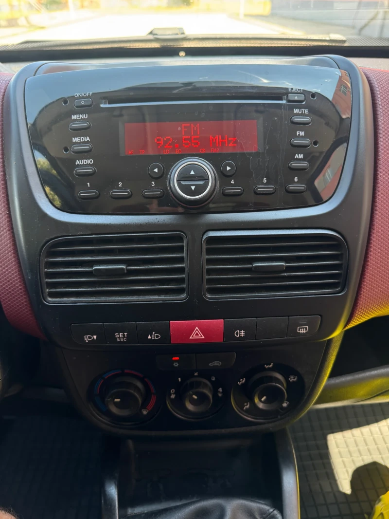 Fiat Doblo 1.4 ГАЗ Ръчка 75кс, снимка 9 - Автомобили и джипове - 51522068