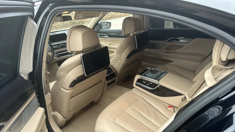 BMW 750, снимка 4 - Автомобили и джипове - 52460553