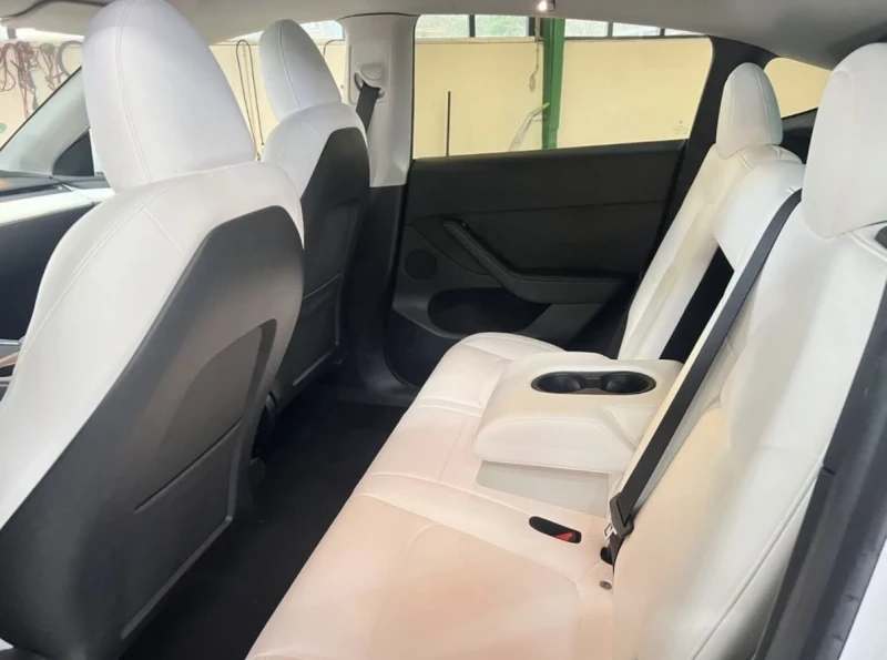 Tesla Model Y DualMotor/LongRange/4x4/Matrix/514hp/БялСалон , снимка 8 - Автомобили и джипове - 53155809