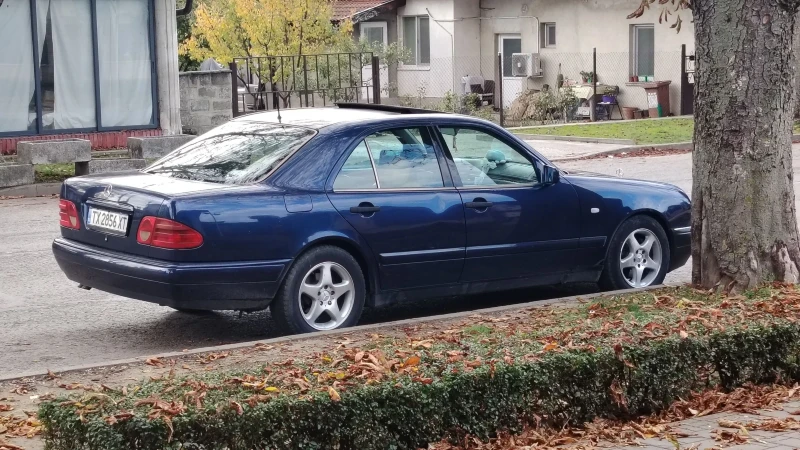 Mercedes-Benz E 290 TurboDiesel, снимка 6 - Автомобили и джипове - 53459794