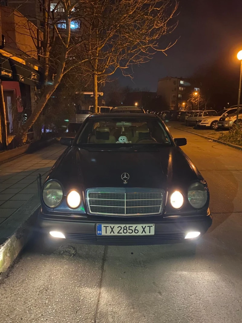 Mercedes-Benz E 290 TurboDiesel, снимка 4 - Автомобили и джипове - 53459794