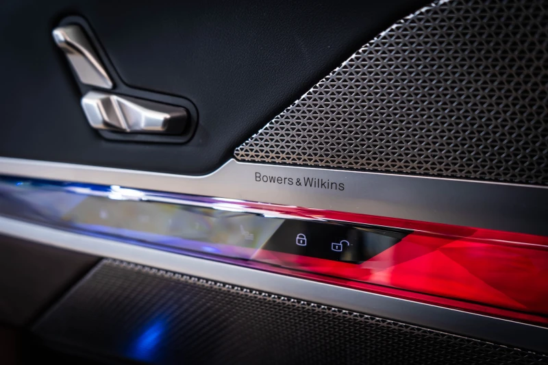 BMW 750 e xDrive Hybrid* Pano* Bowers&Wilkins, снимка 17 - Автомобили и джипове - 53564050