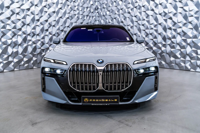 BMW 750 e xDrive Hybrid* Pano* Bowers&Wilkins, снимка 2 - Автомобили и джипове - 53564050