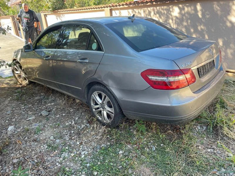 Mercedes-Benz E 200 CDI 143k , снимка 4 - Автомобили и джипове - 34250076