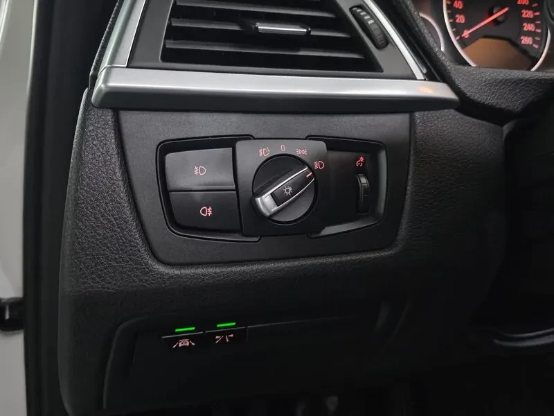 BMW 320 d, снимка 16 - Автомобили и джипове - 54593009