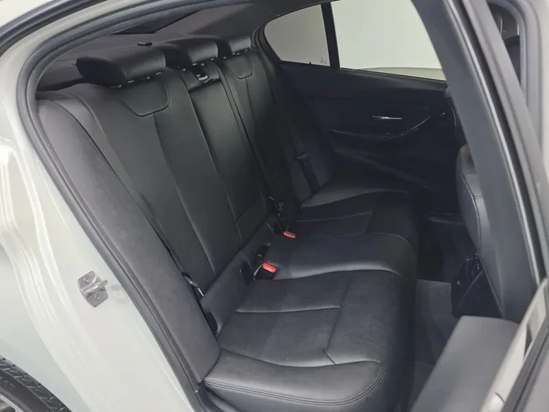 BMW 320 d, снимка 11 - Автомобили и джипове - 54593009