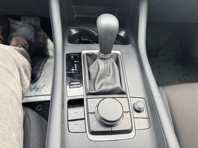 Mazda 3 Чисто нова* 1400км, снимка 11 - Автомобили и джипове - 54689013