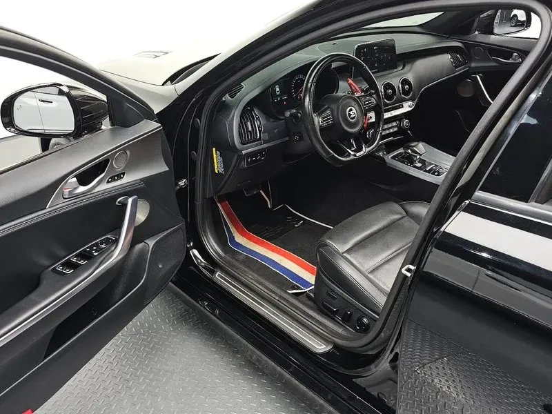 Kia Stinger 3.3 Turbo Awd Gt, снимка 9 - Автомобили и джипове - 55574347
