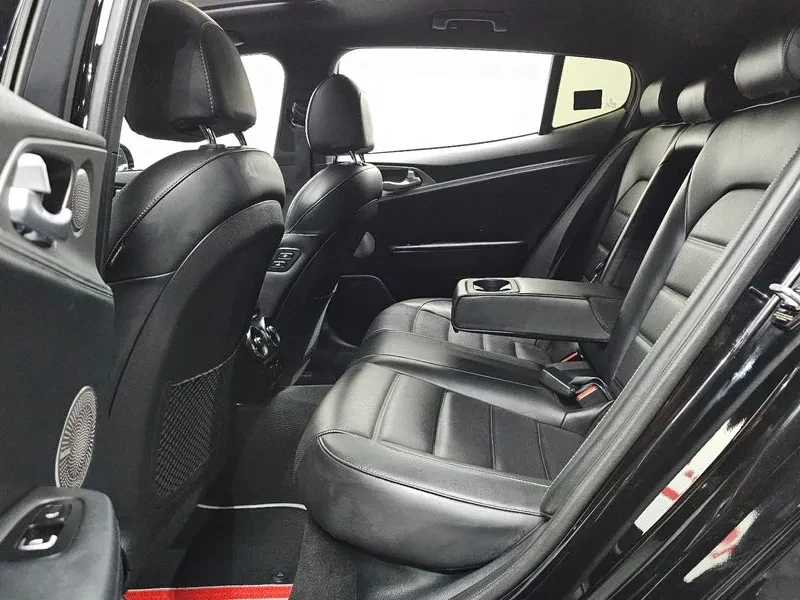 Kia Stinger 3.3 Turbo Awd Gt, снимка 10 - Автомобили и джипове - 55574347