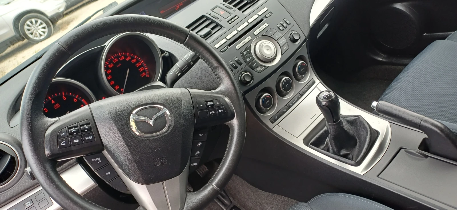 Mazda 3  - изображение 8