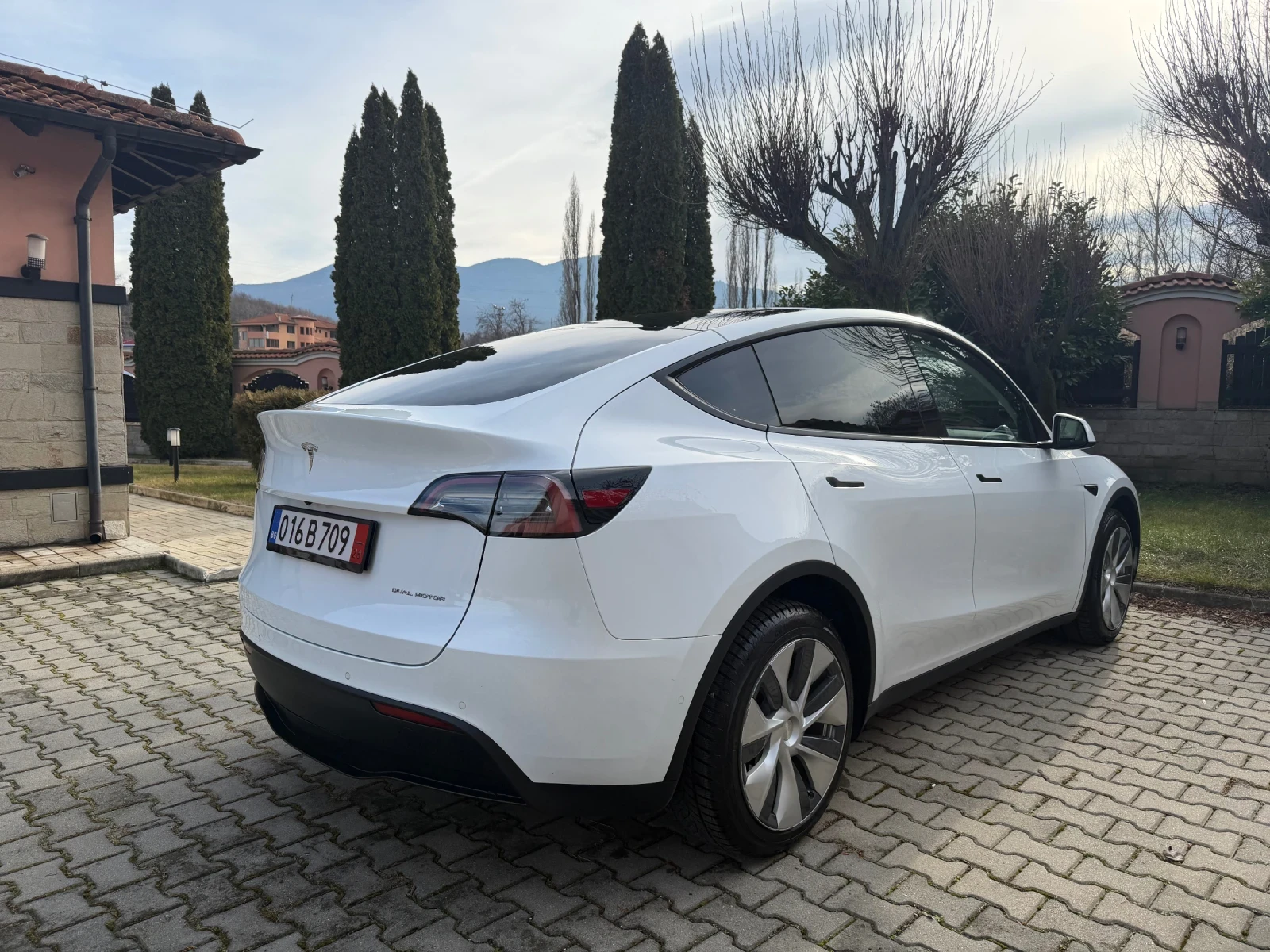 Tesla Model Y DualMotor/LongRang/4x4/Matrix/514hp/������/������� | Mobile.bg � ����������� 7