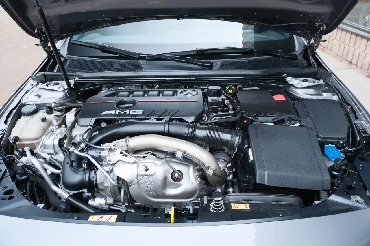 Mercedes-Benz A 35 AMG * CARFAX* ОПЦИЯ ЗА ФИНАНСИРАНЕ*  - изображение 8