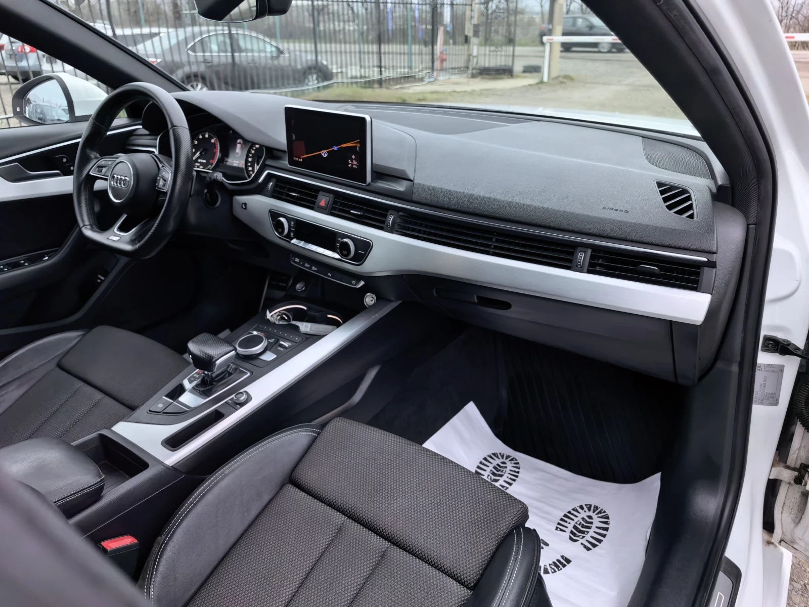 Audi A4 2, 0i S-line, снимка 10 - Автомобили и джипове - 53937609