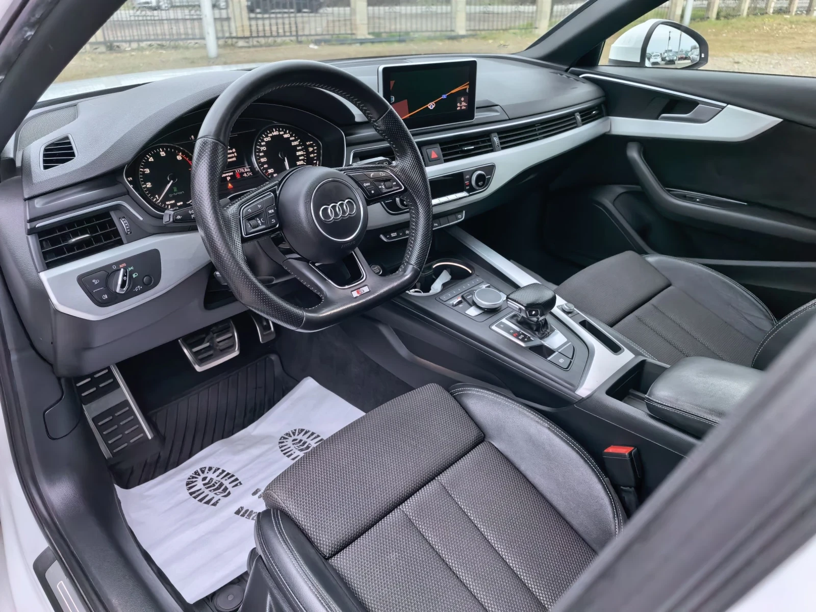 Audi A4 2, 0i S-line, снимка 8 - Автомобили и джипове - 53937609