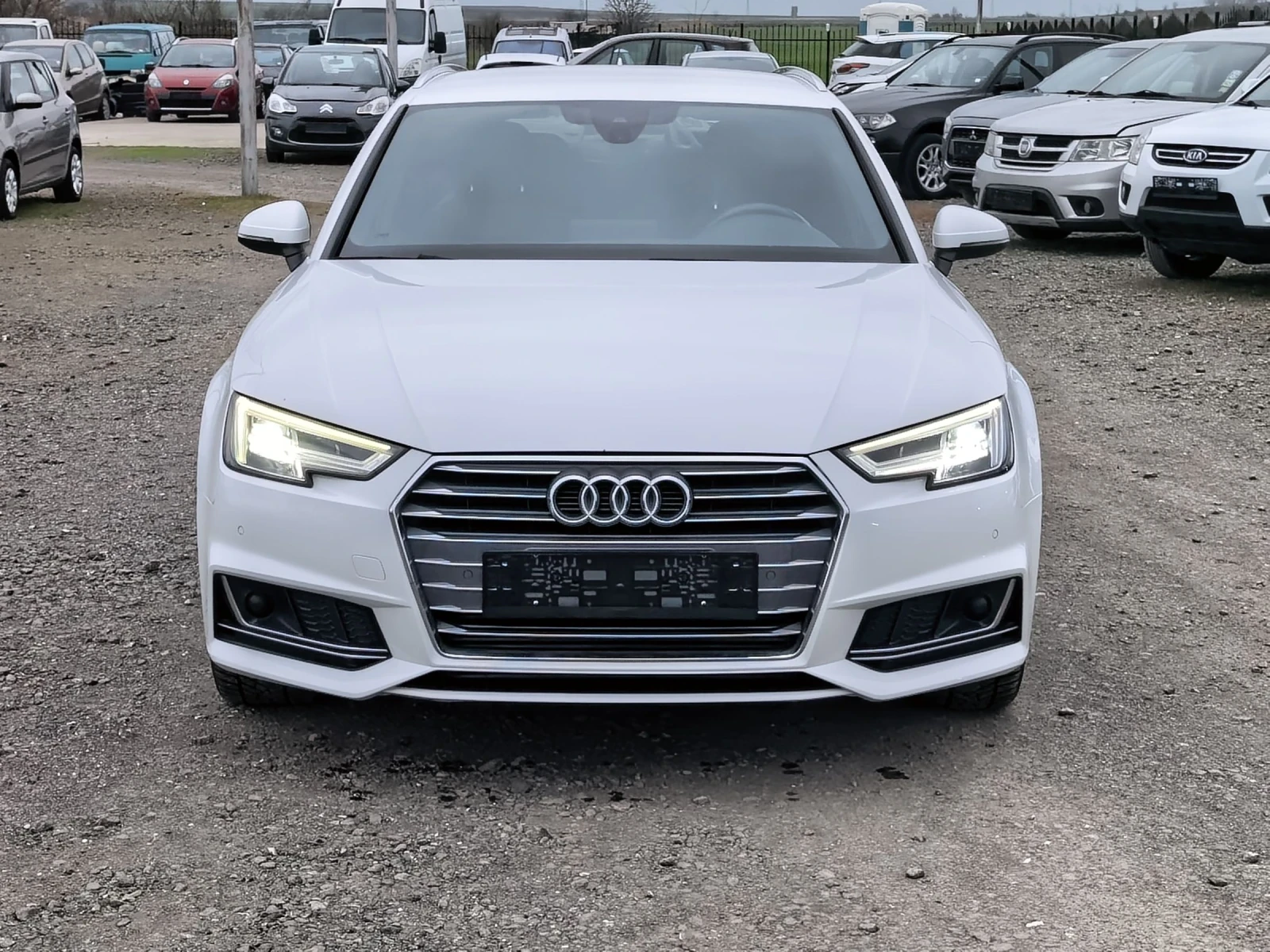 Audi A4 2, 0i S-line