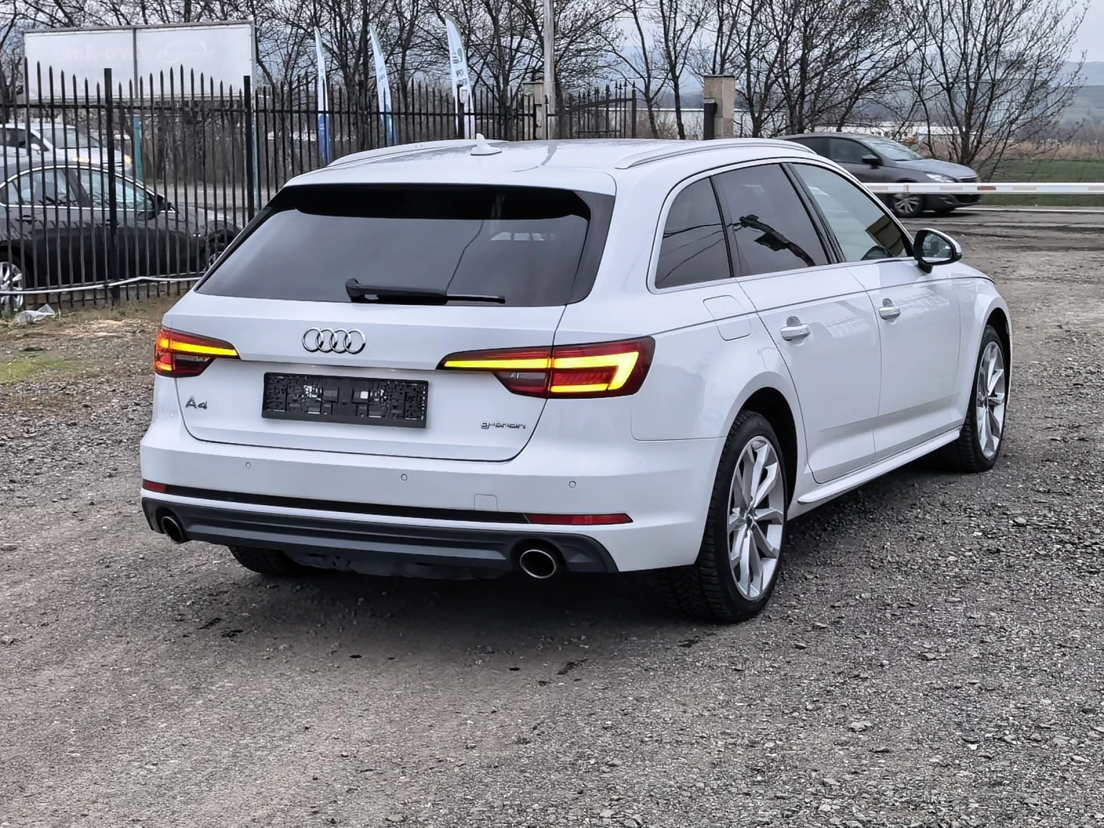 Audi A4 2, 0i S-line, снимка 5 - Автомобили и джипове - 53937609