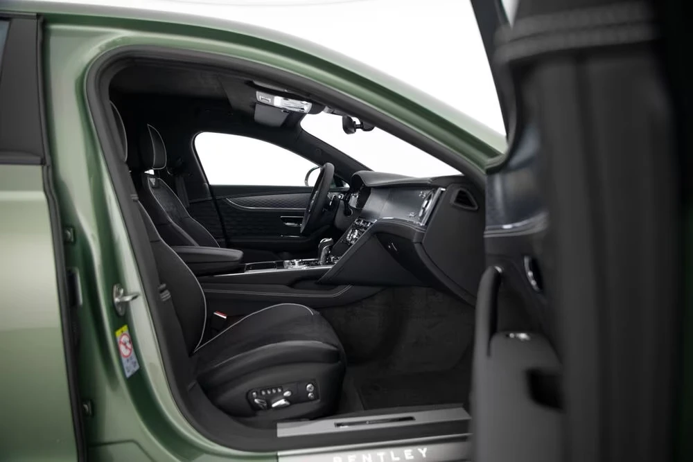 Bentley Flying Spur SPEED V8 HYBRID MULLINER NAIM , снимка 8 - Автомобили и джипове - 54369747