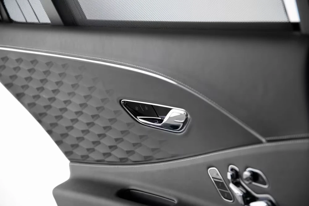 Bentley Flying Spur SPEED V8 HYBRID MULLINER NAIM , снимка 14 - Автомобили и джипове - 54369747