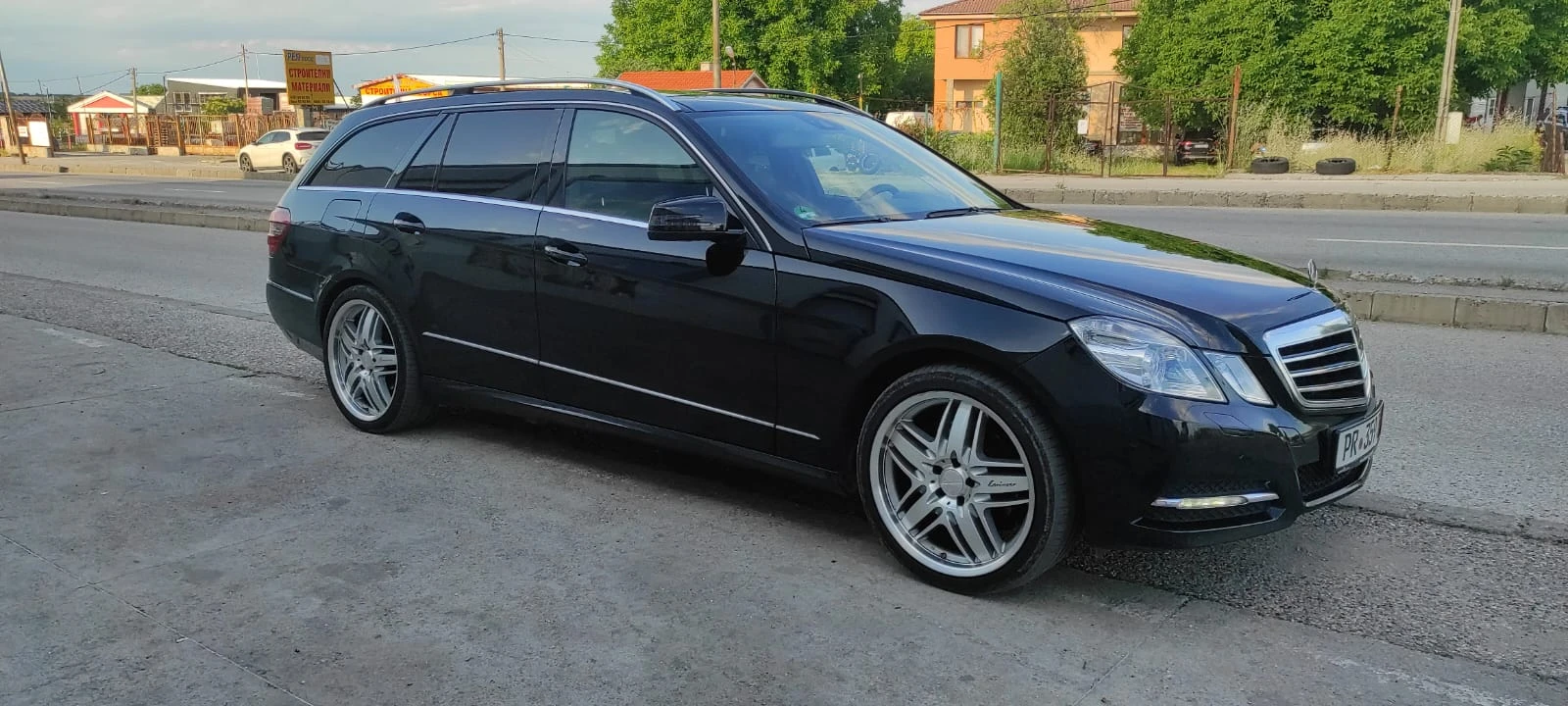 Mercedes-Benz E 350 4MATIC/AIRMATIC, снимка 3 - Автомобили и джипове - 54838657
