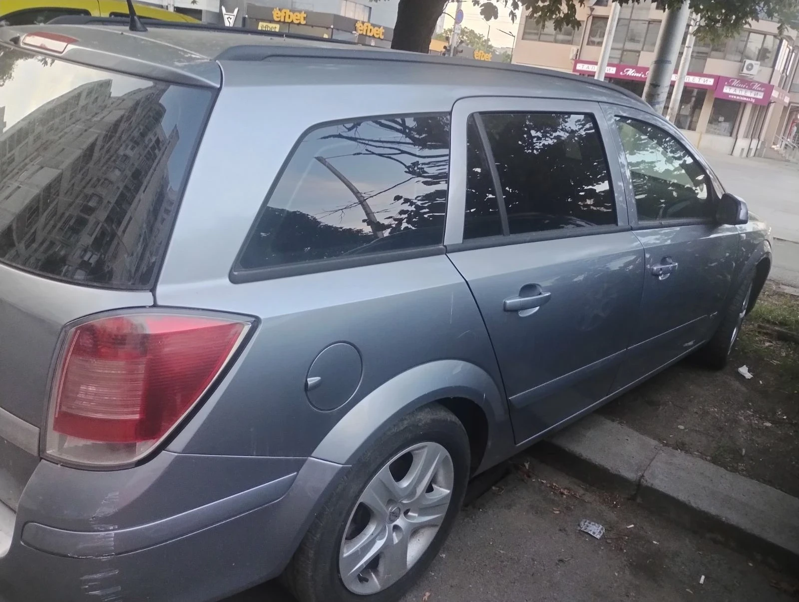 Opel Astra 1.9, снимка 2 - Автомобили и джипове - 55003660
