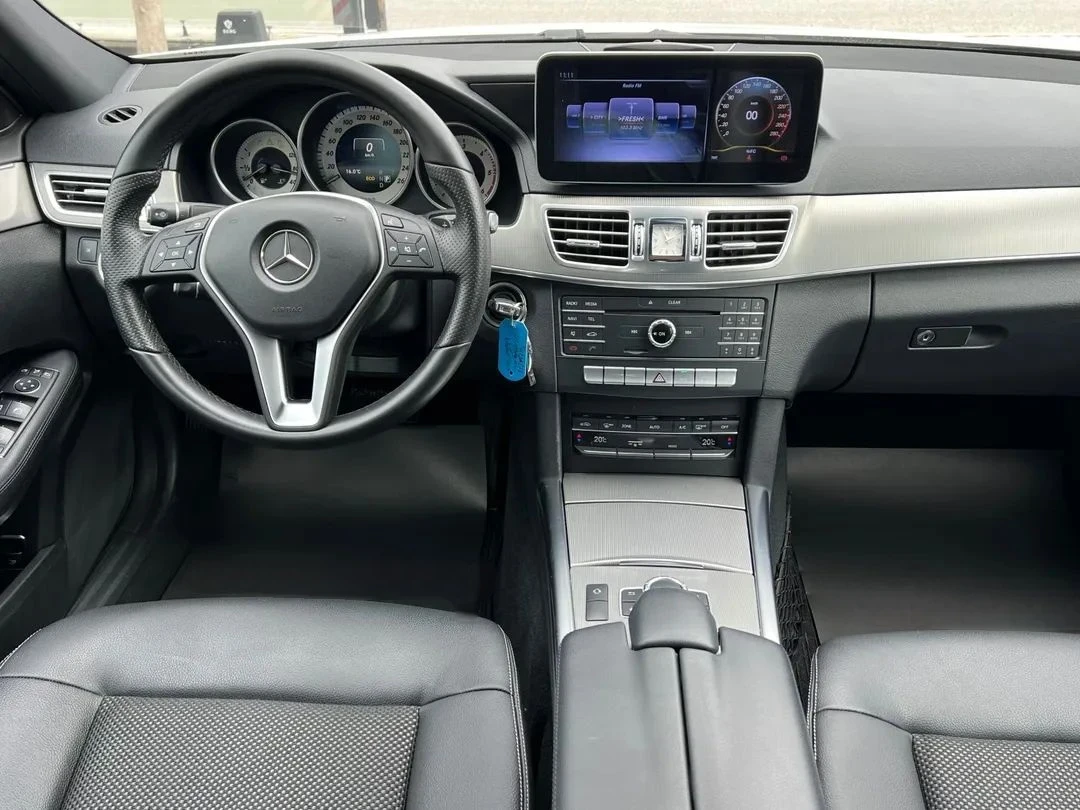 Mercedes-Benz E 220 BlueTEC 9-G TRONIC, снимка 10 - Автомобили и джипове - 55030242