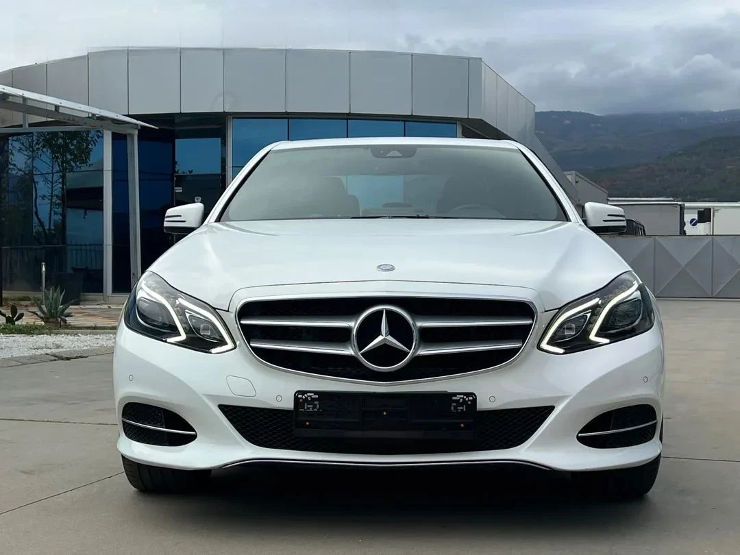Mercedes-Benz E 220 BlueTEC 9-G TRONIC, снимка 2 - Автомобили и джипове - 55030242