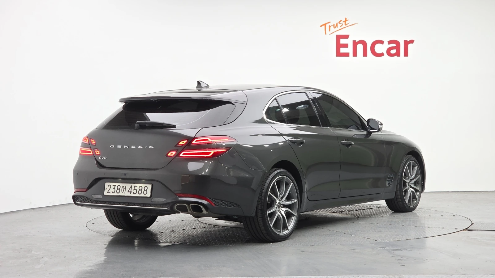 Genesis G70 Shooting Brake 2.0T* ДИСТРОНИК* ПОДГРЕВ* ОБУДХВАНЕ, снимка 2 - Автомобили и джипове - 55039005