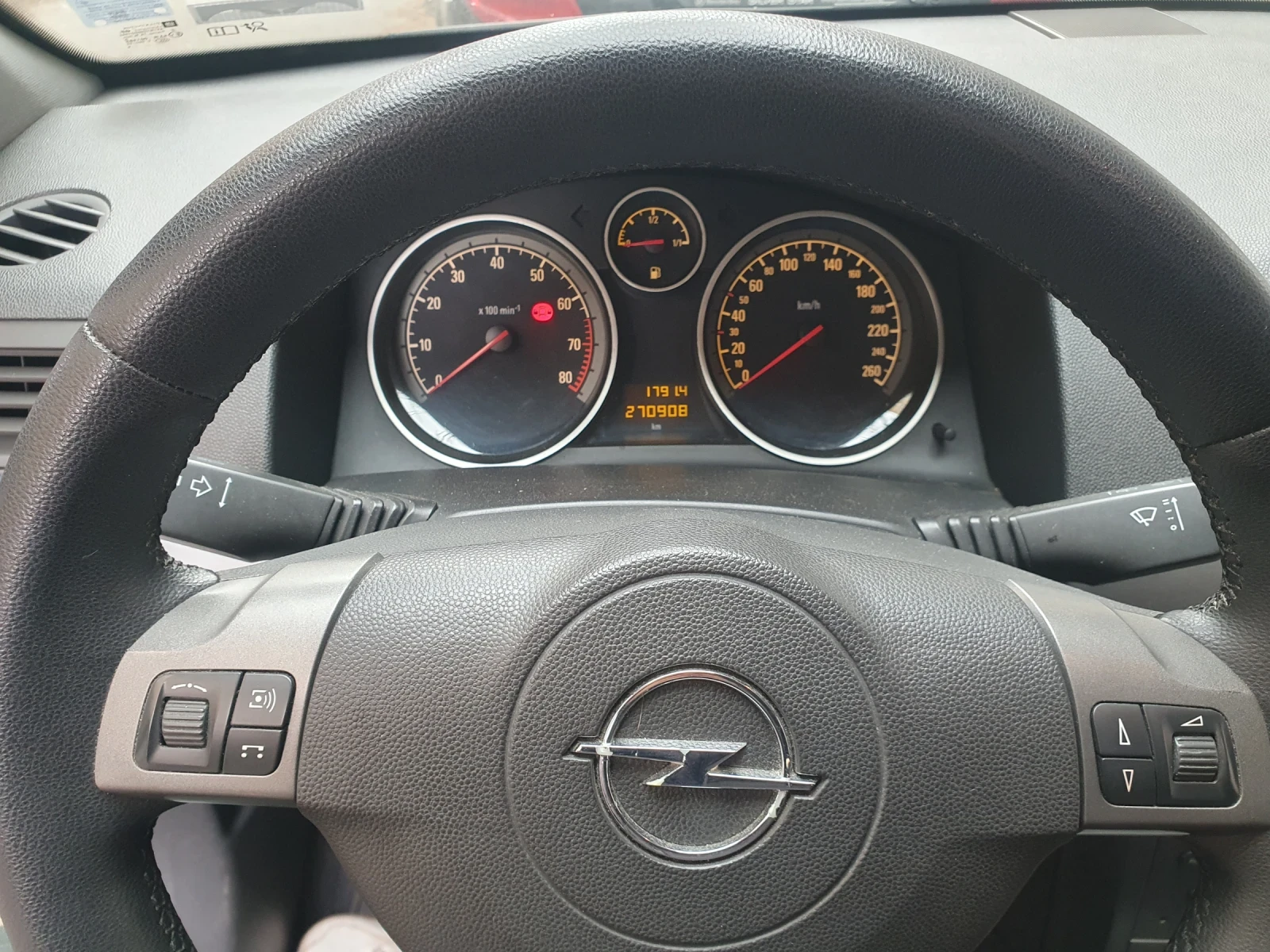 Opel Astra H, 1.6, 105 HP, снимка 5 - Автомобили и джипове - 55247935