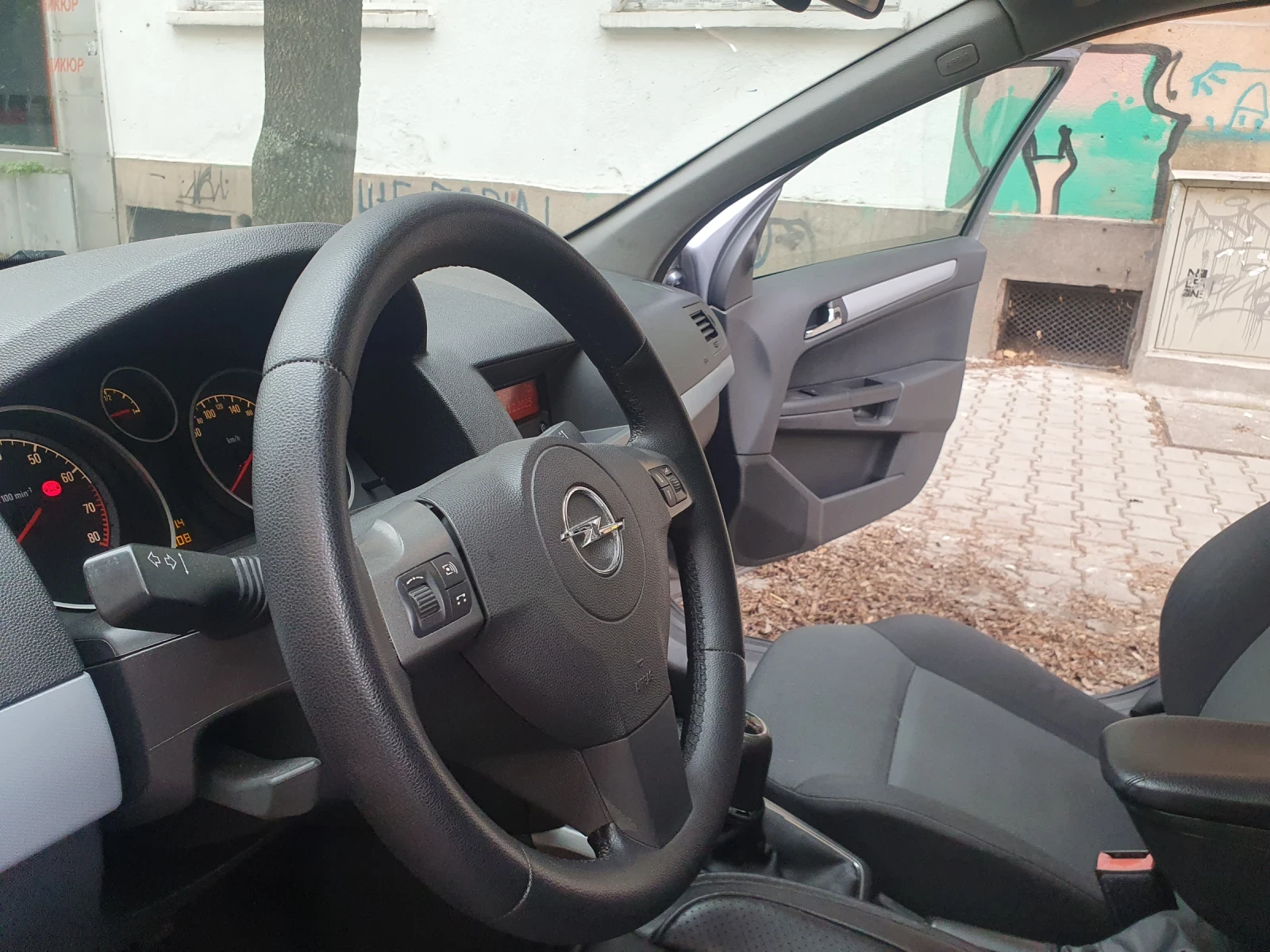 Opel Astra H, 1.6, 105 HP, снимка 6 - Автомобили и джипове - 55247935