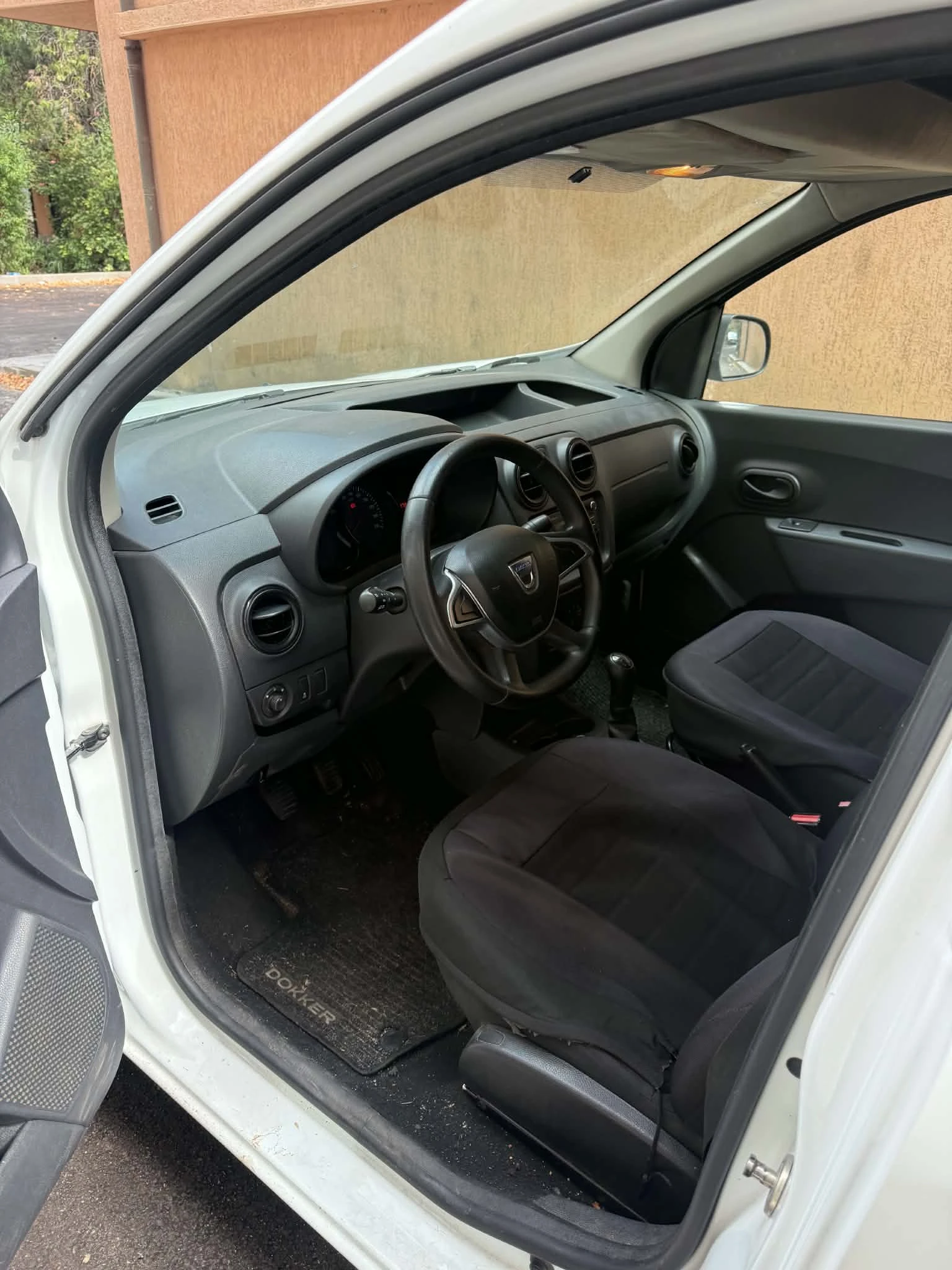 Dacia Dokker, снимка 5 - Автомобили и джипове - 55416211