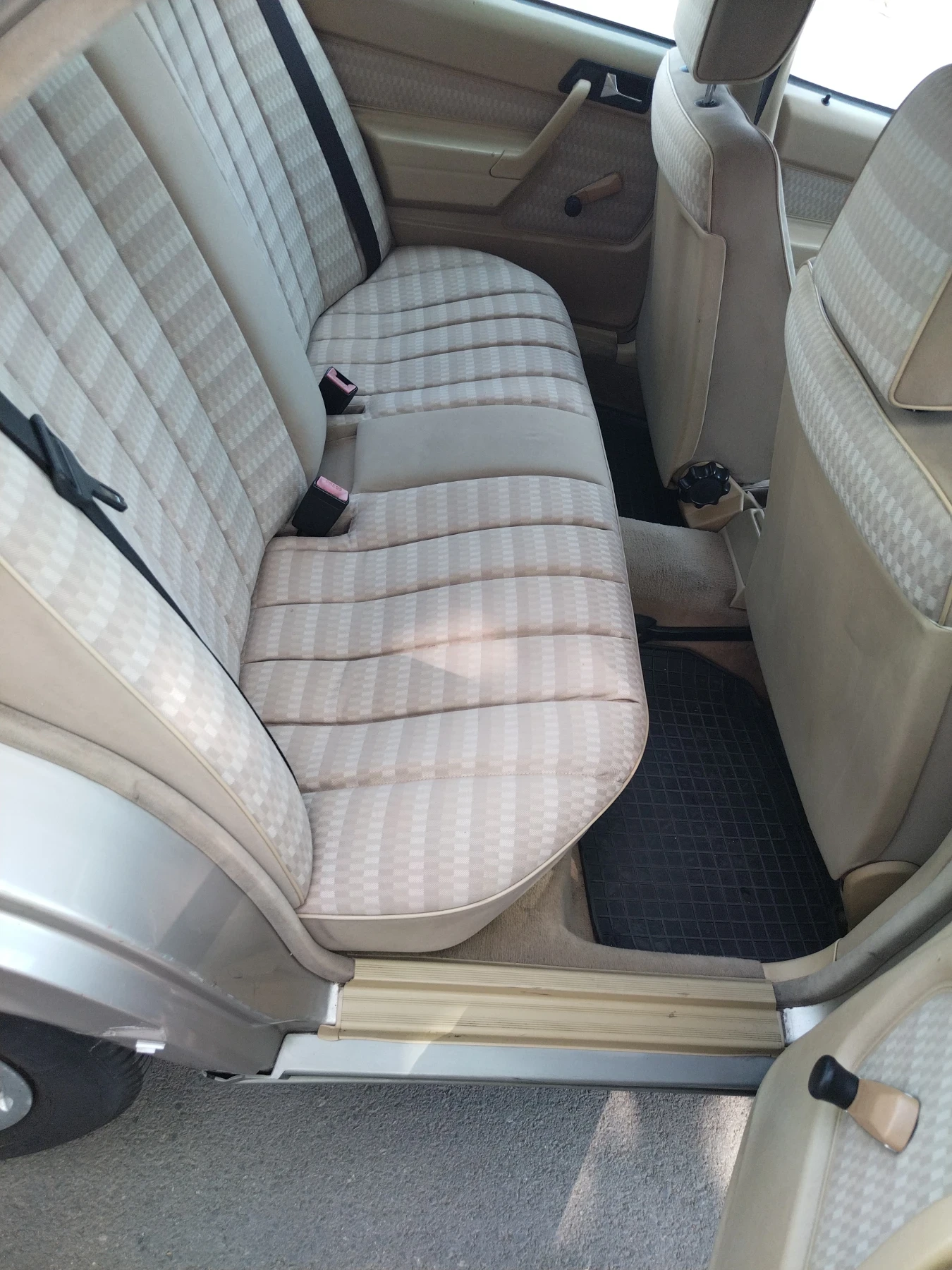 Mercedes-Benz 190, снимка 8 - Автомобили и джипове - 55578449