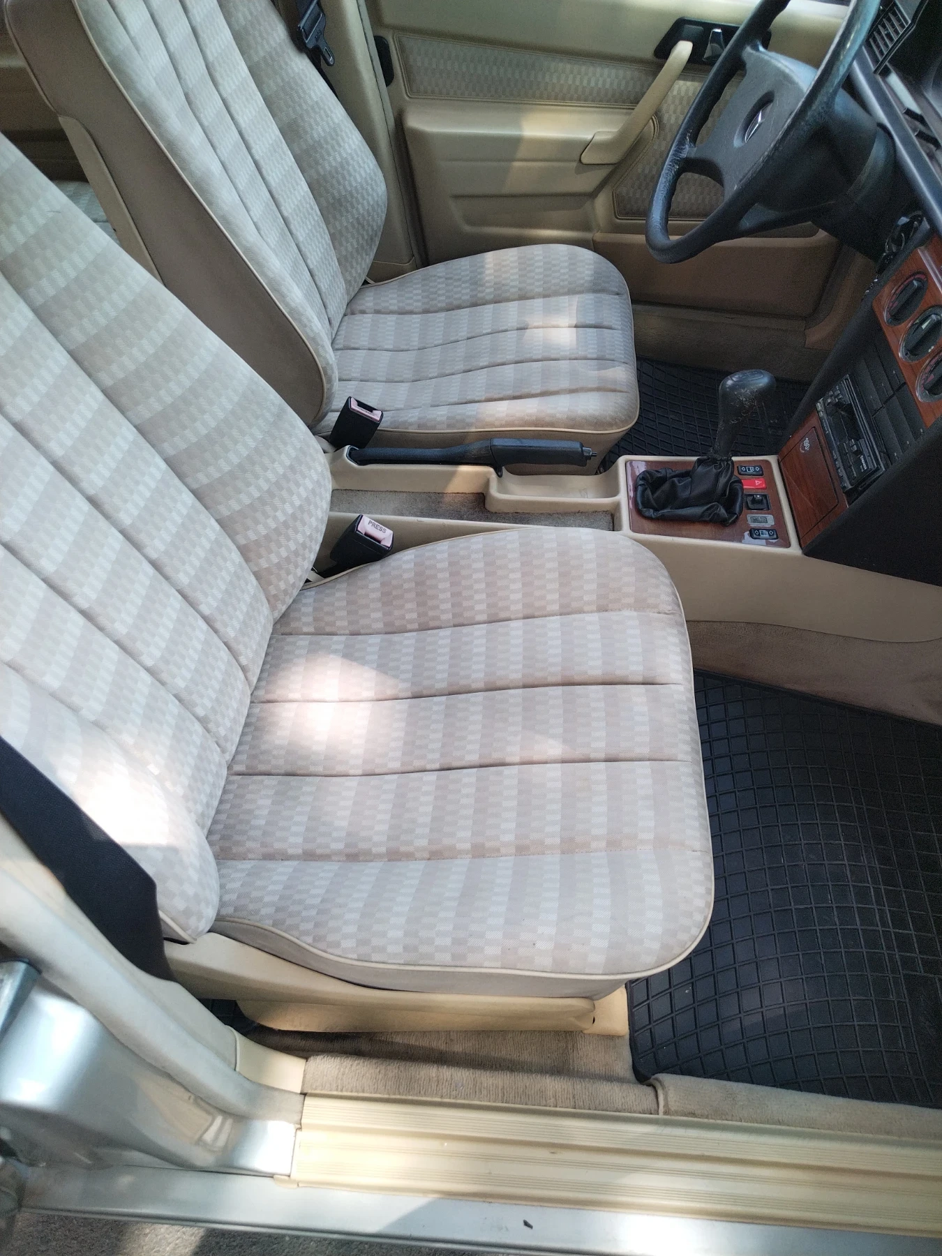 Mercedes-Benz 190, снимка 9 - Автомобили и джипове - 55578449