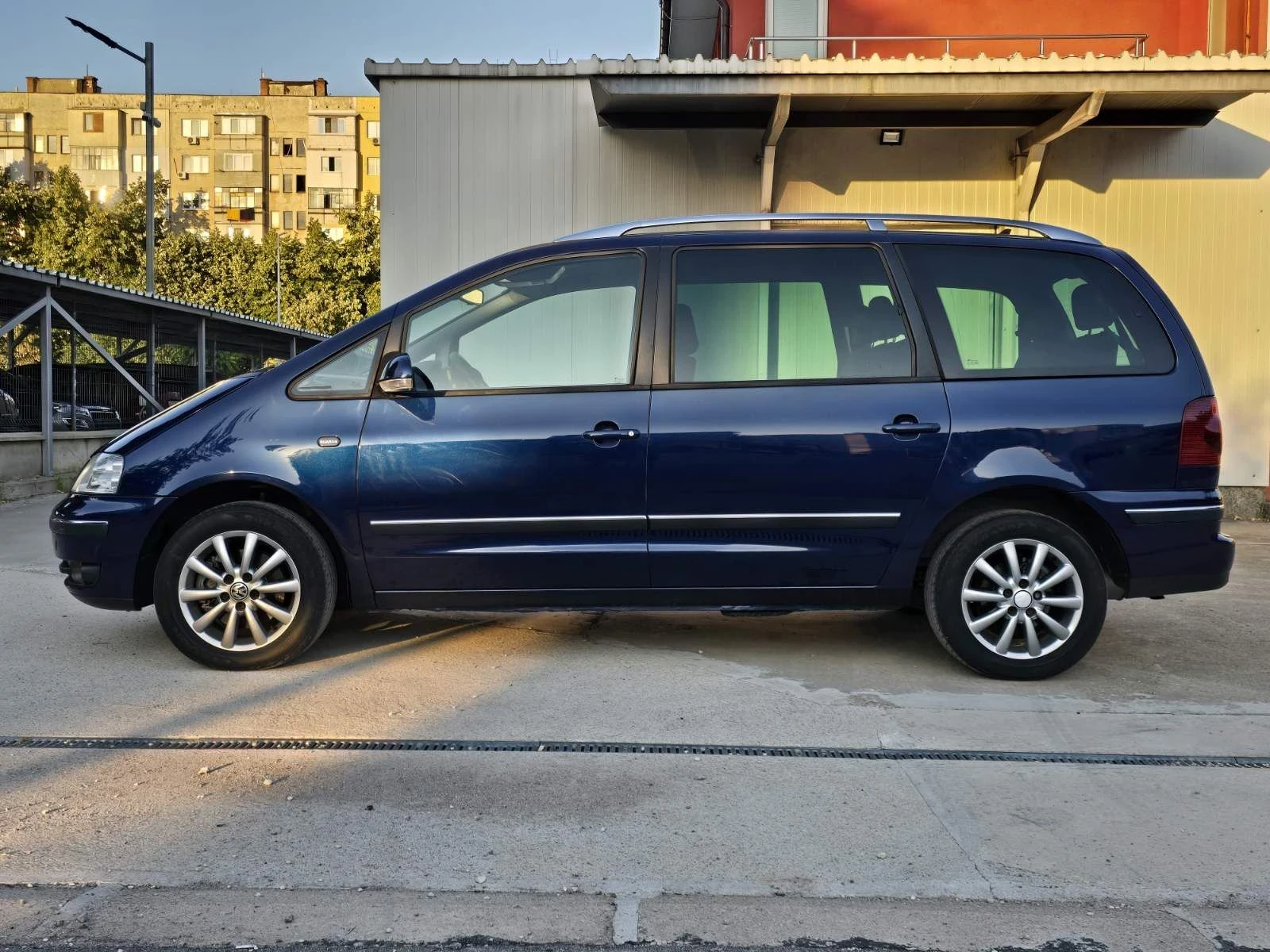 VW Sharan 1.9TDI BUSINESS 7MECTA, снимка 5 - Автомобили и джипове - 55647420