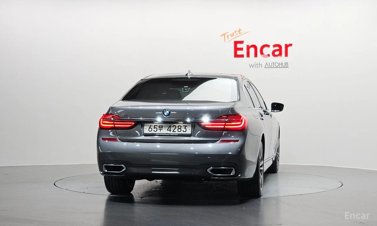 BMW 740 LI* XDRIVE* M* SPORT* HARMON* KARDON* ОБДУХВАНЕ* Д, снимка 4 - Автомобили и джипове - 55706709