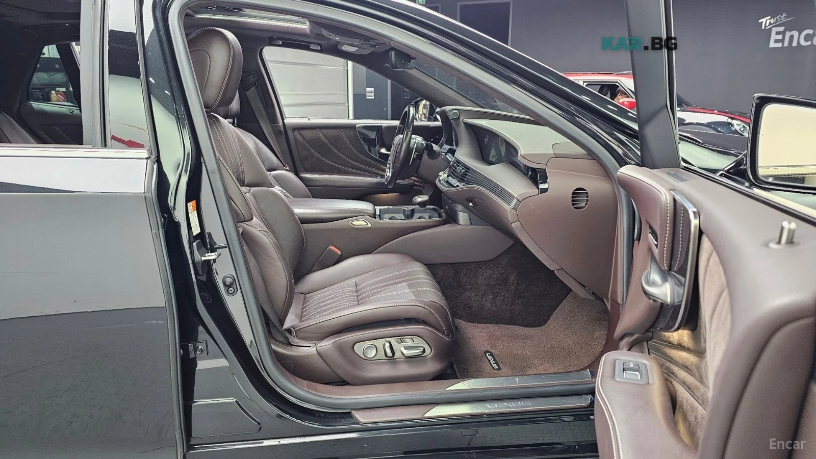 Lexus LS 500 LUXURY* AWD* 3.5* ПОДГРЕВ* ОБДУХ* 360* МАСАЖИ* , снимка 9 - Автомобили и джипове - 55836575