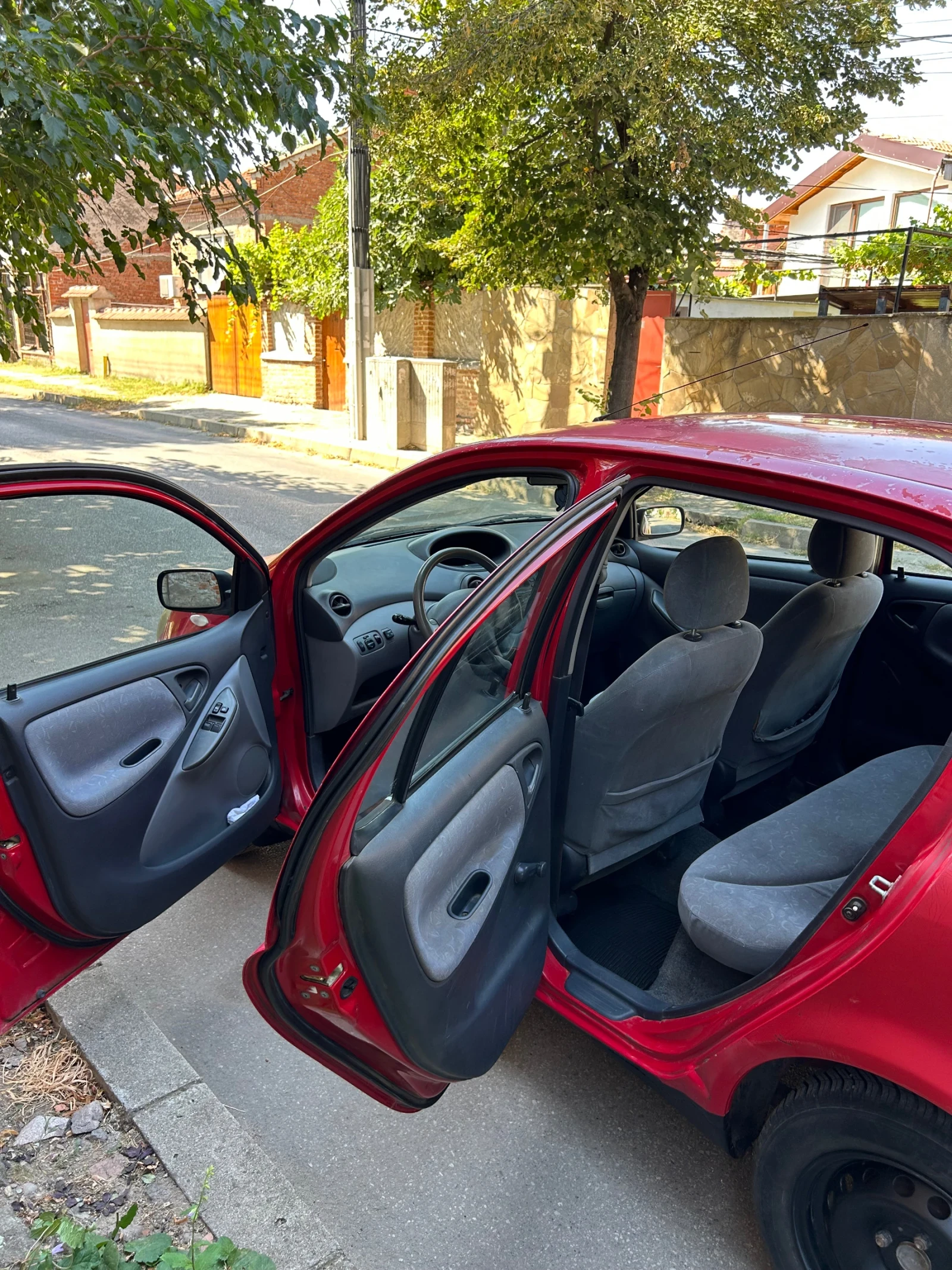 Toyota Yaris 1000 бензин/газ, снимка 7 - Автомобили и джипове - 55866333