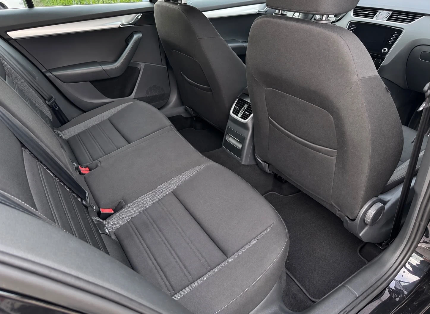 Skoda Octavia 2.0TDI DSG| ������ | ������ | Mobile.bg � ����������� 12