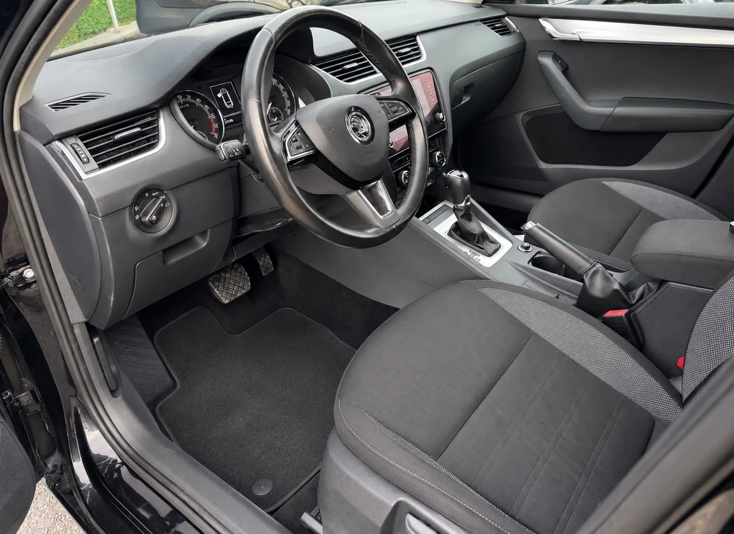 Skoda Octavia 2.0TDI DSG| ������ | ������ | Mobile.bg � ����������� 10
