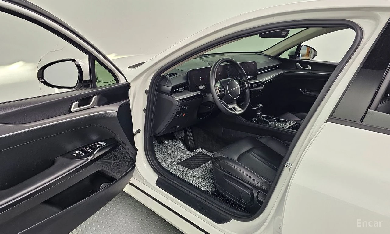 Kia Stinger 2.0* ПОДГРЕВ* КАМЕРА* LANE* ASSIST* , снимка 6 - Автомобили и джипове - 56126971