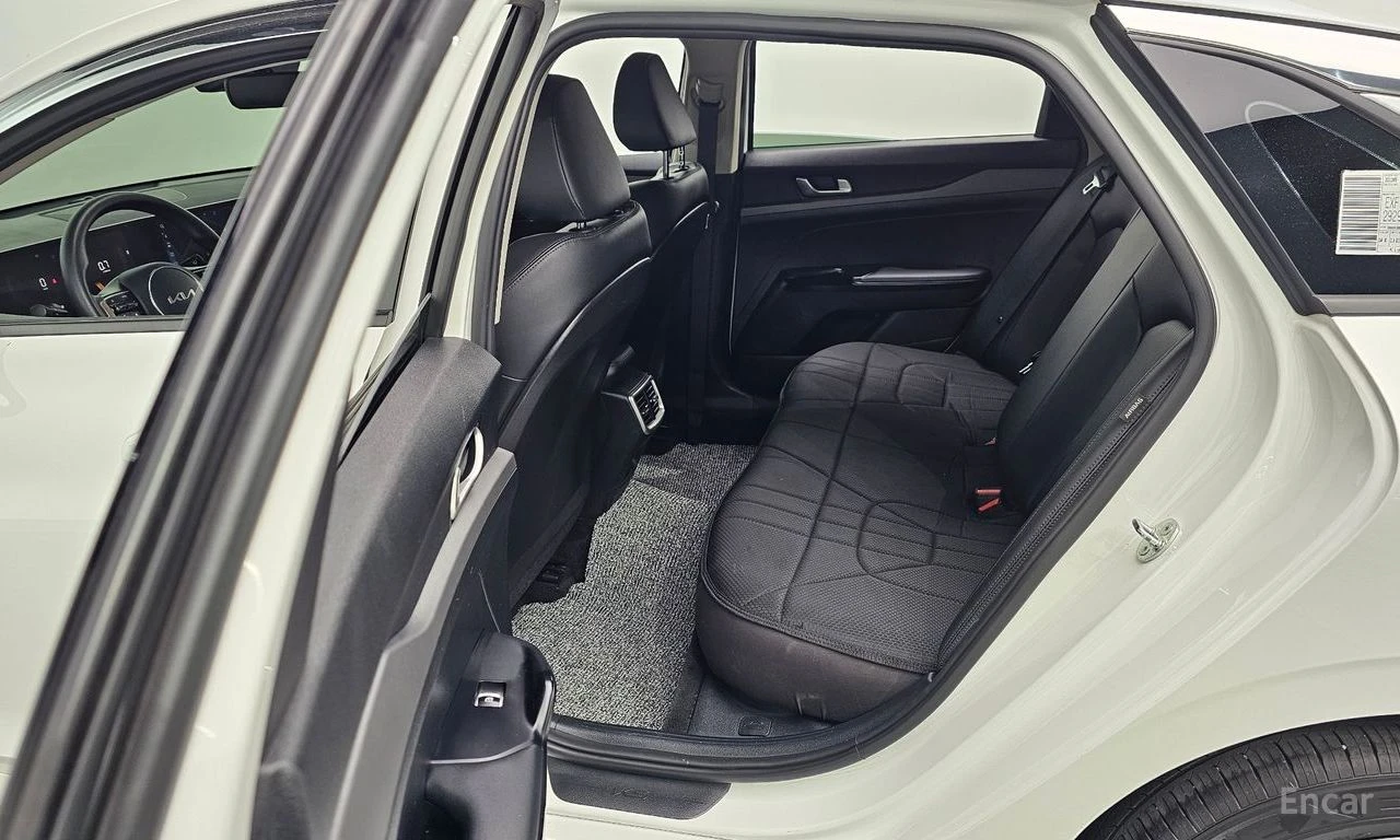 Kia Stinger 2.0* ПОДГРЕВ* КАМЕРА* LANE* ASSIST* , снимка 15 - Автомобили и джипове - 56126971