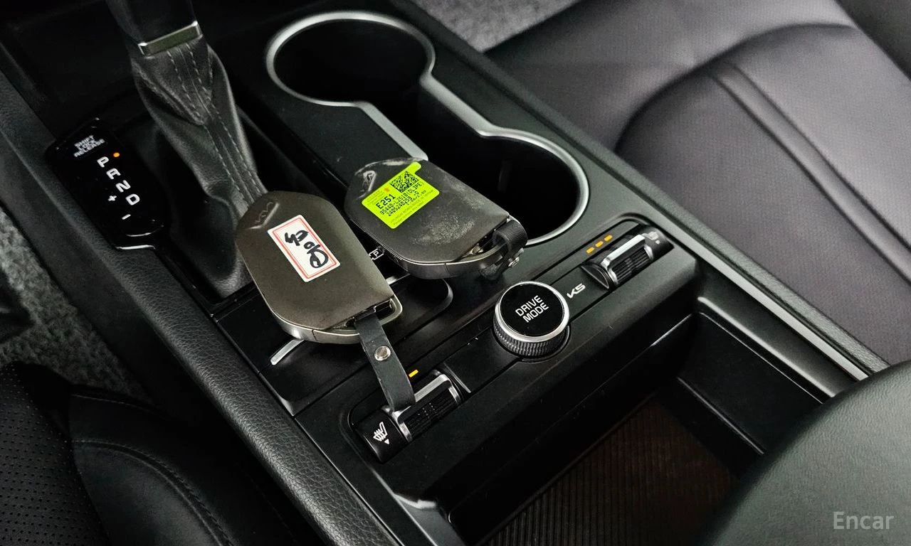 Kia Stinger 2.0* ПОДГРЕВ* КАМЕРА* LANE* ASSIST* , снимка 12 - Автомобили и джипове - 56126971