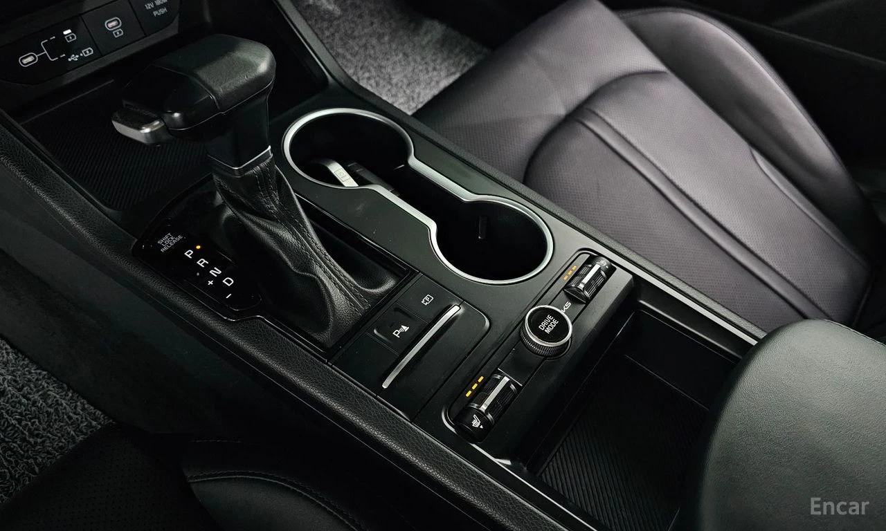 Kia Stinger 2.0* ПОДГРЕВ* КАМЕРА* LANE* ASSIST* , снимка 11 - Автомобили и джипове - 56126971