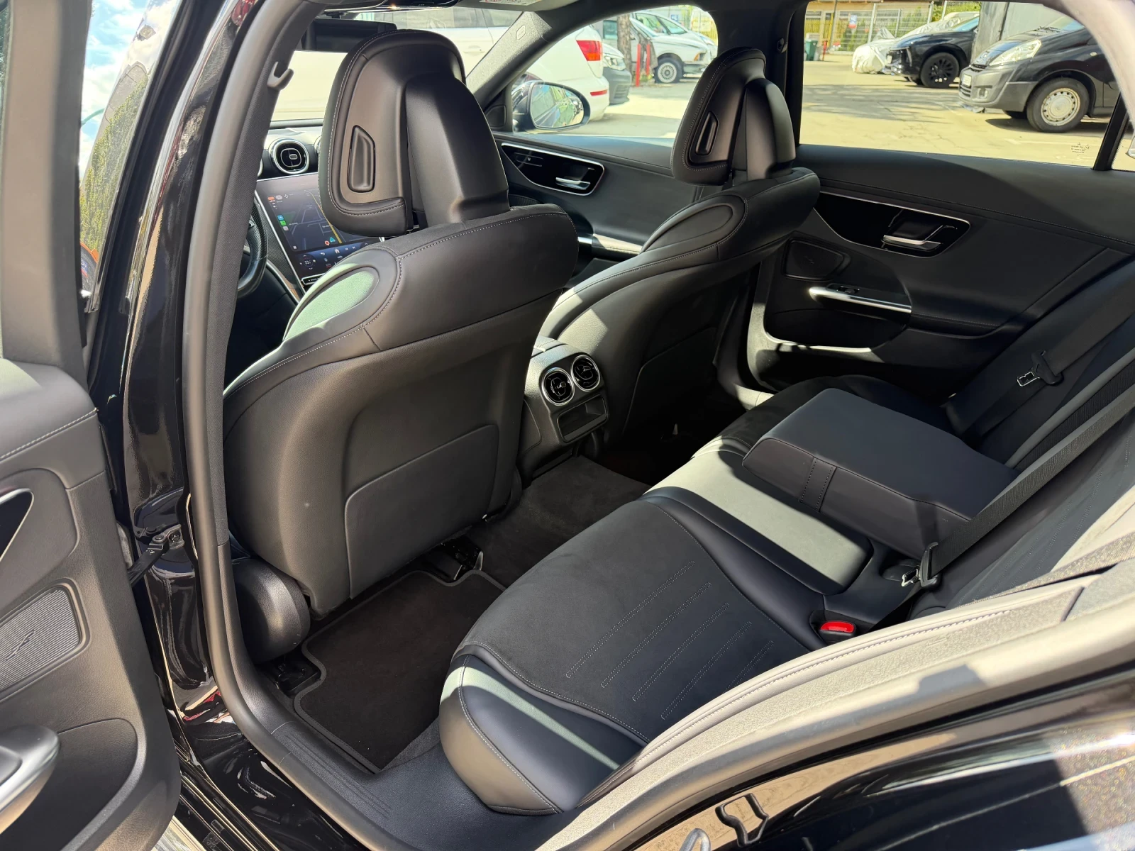 Mercedes-Benz C 220 4Matic AMG, снимка 9 - Автомобили и джипове - 56194267